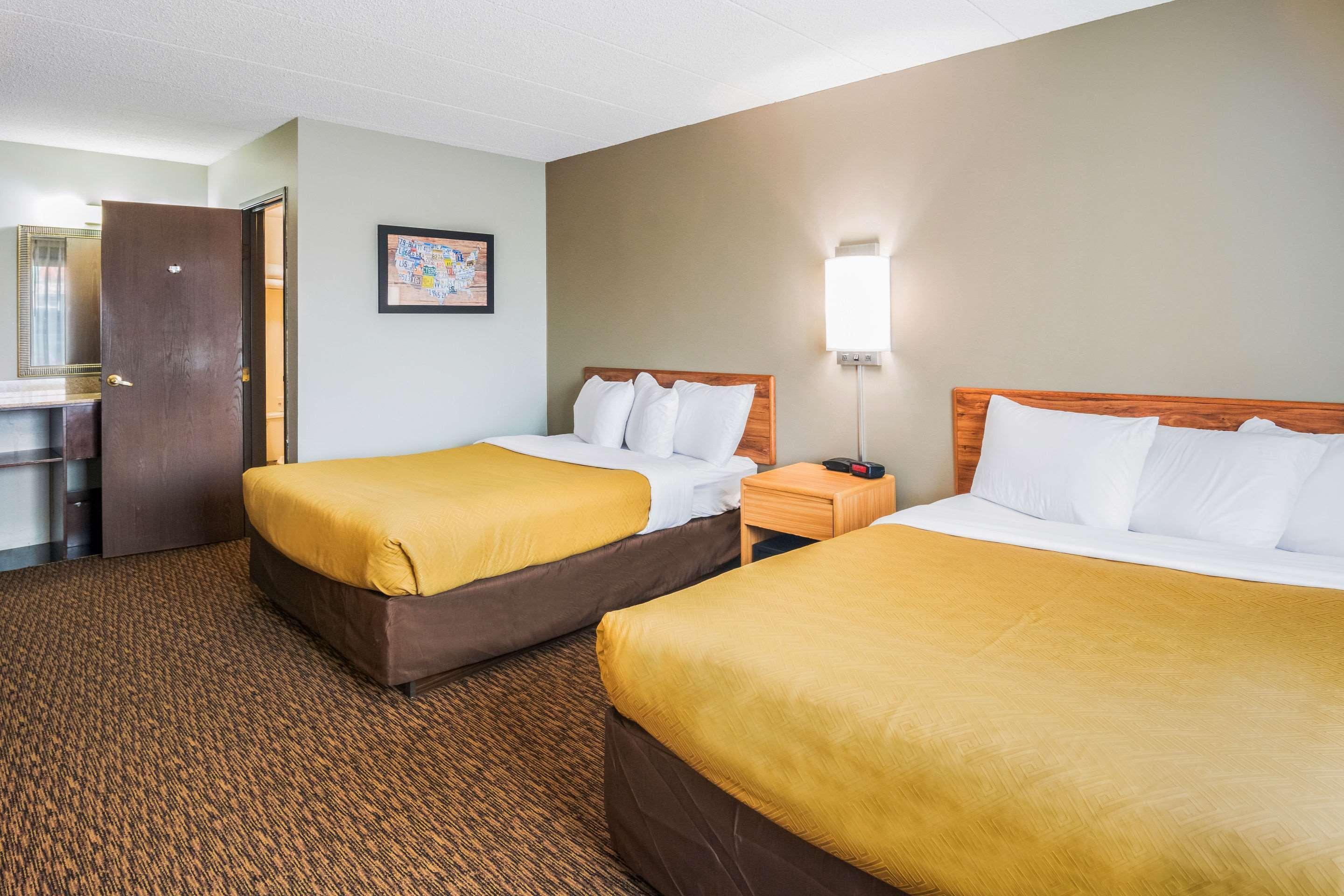 Econo Lodge Duluth Near Miller Hill Mall Экстерьер фото