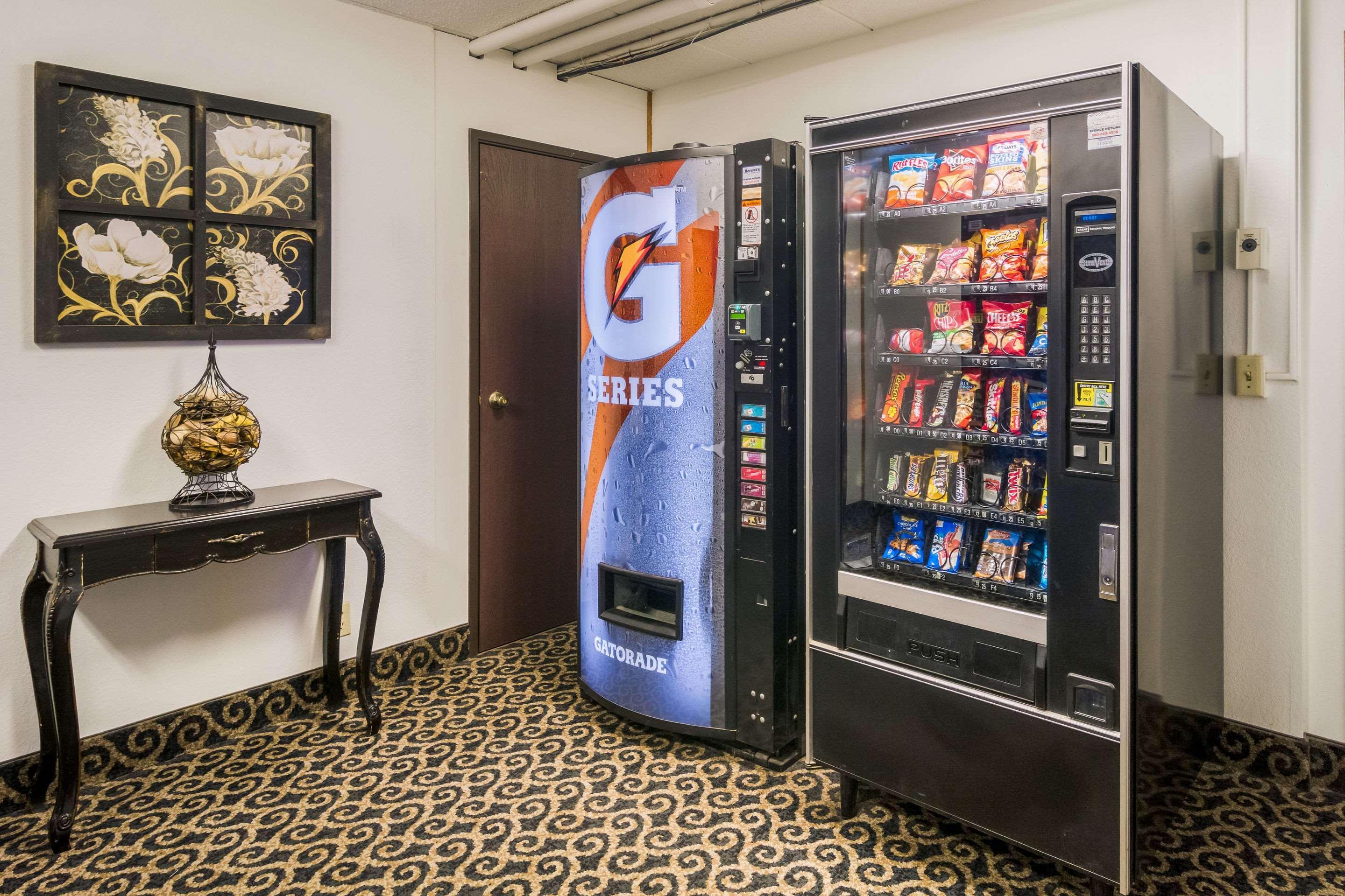 Econo Lodge Duluth Near Miller Hill Mall Экстерьер фото